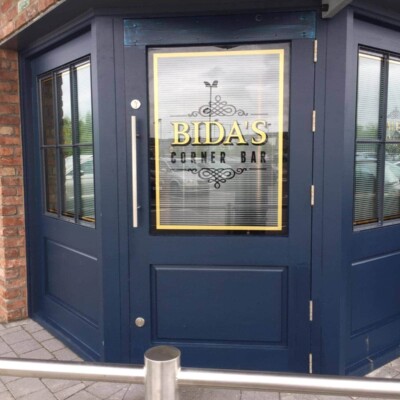 Bida bar glass doors
